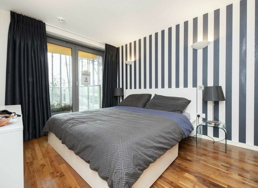 Flat Fairmont Avenue in Greater London