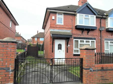 House Winrose Avenue in Leeds