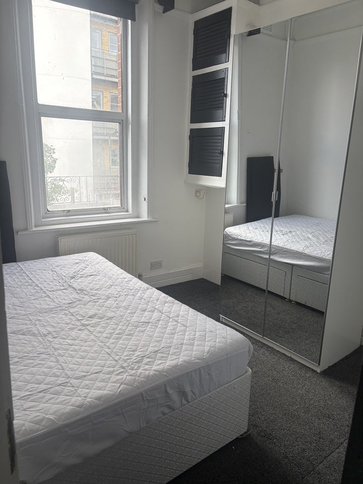 Flat Willesden Lane in Greater London