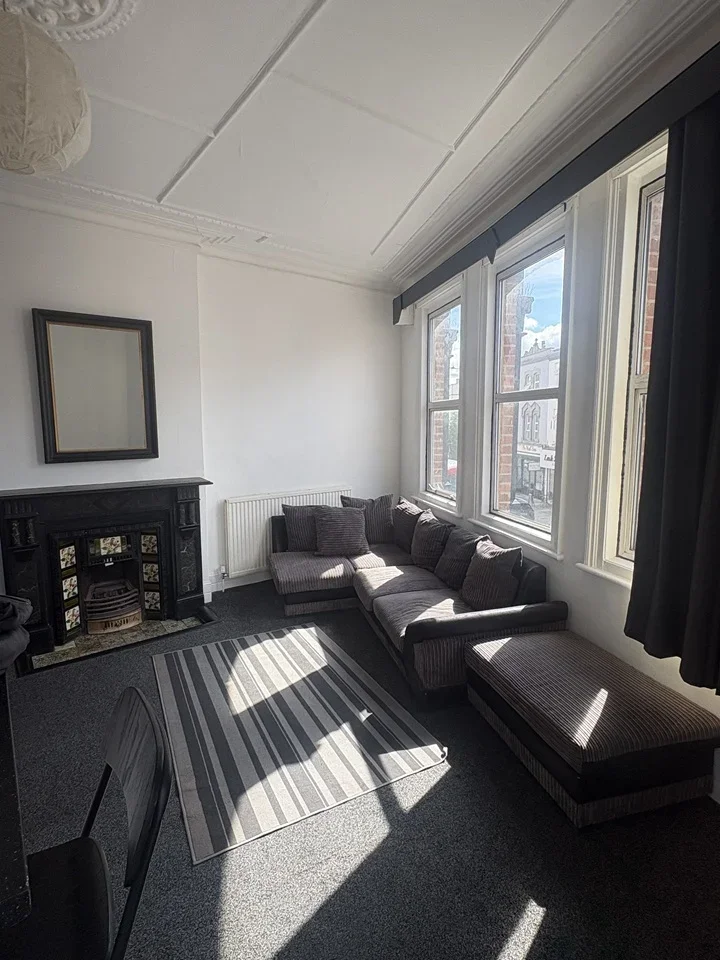 Flat Willesden Lane in Greater London