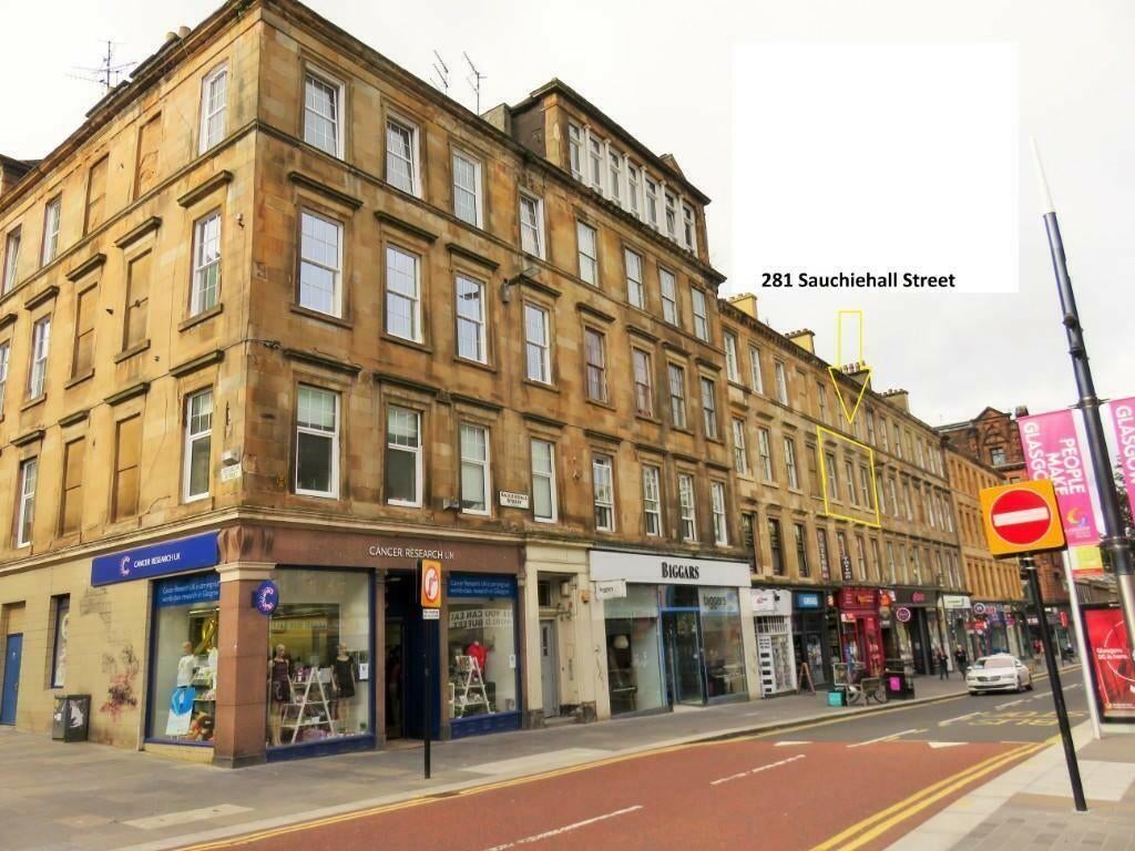 Room Cathcart Road in Glasgow