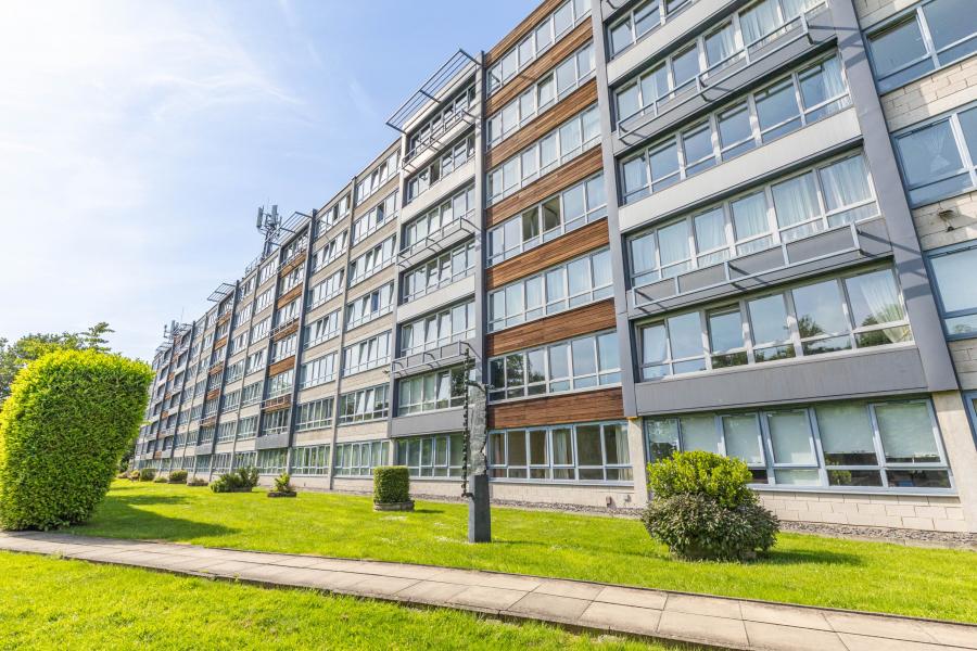 Flat Ingledew Court in Leeds