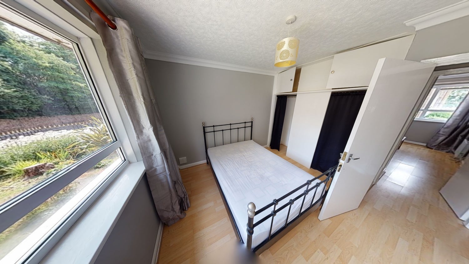 Flat Mapperley Road in Nottingham