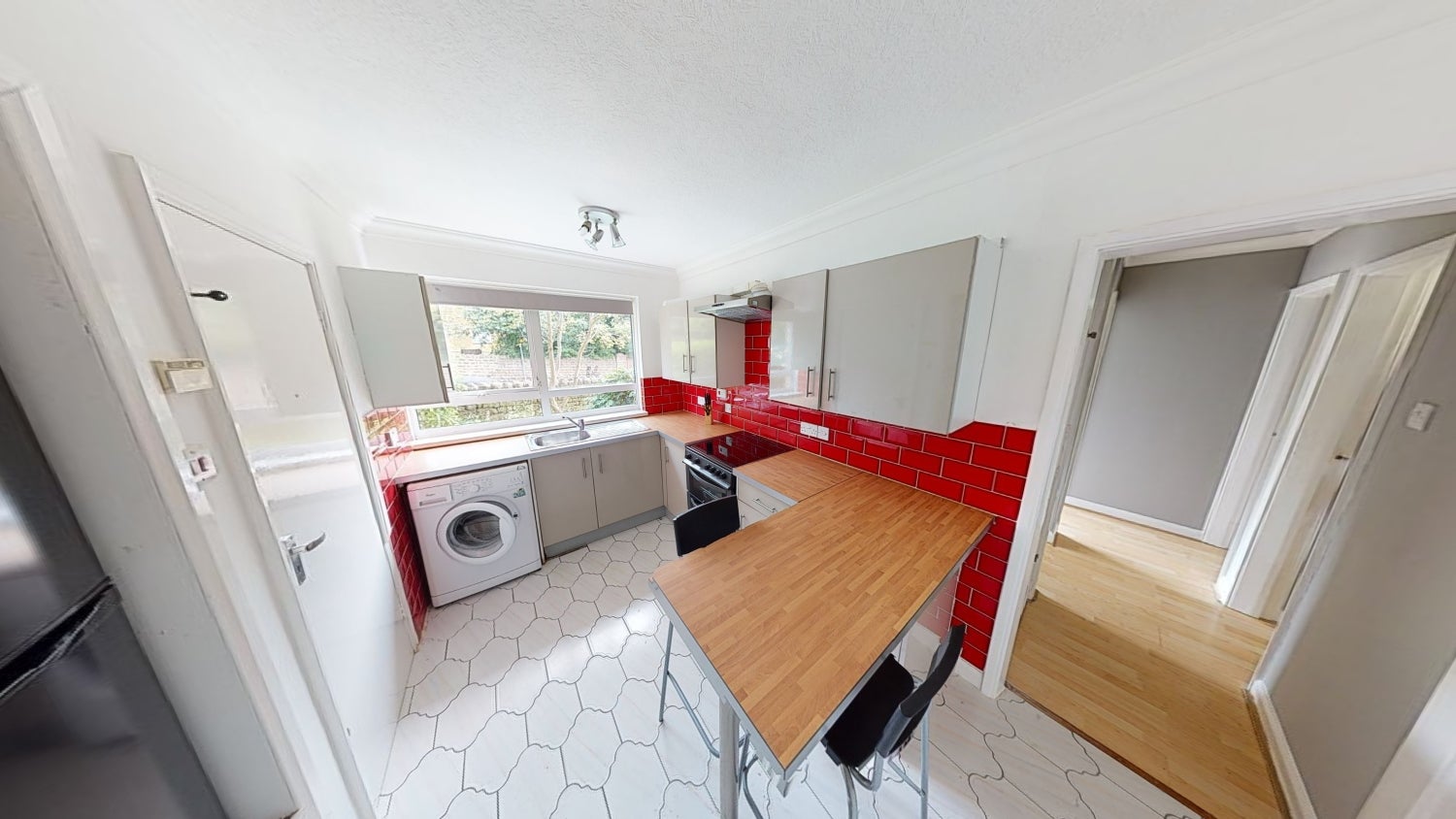 Flat Mapperley Road in Nottingham