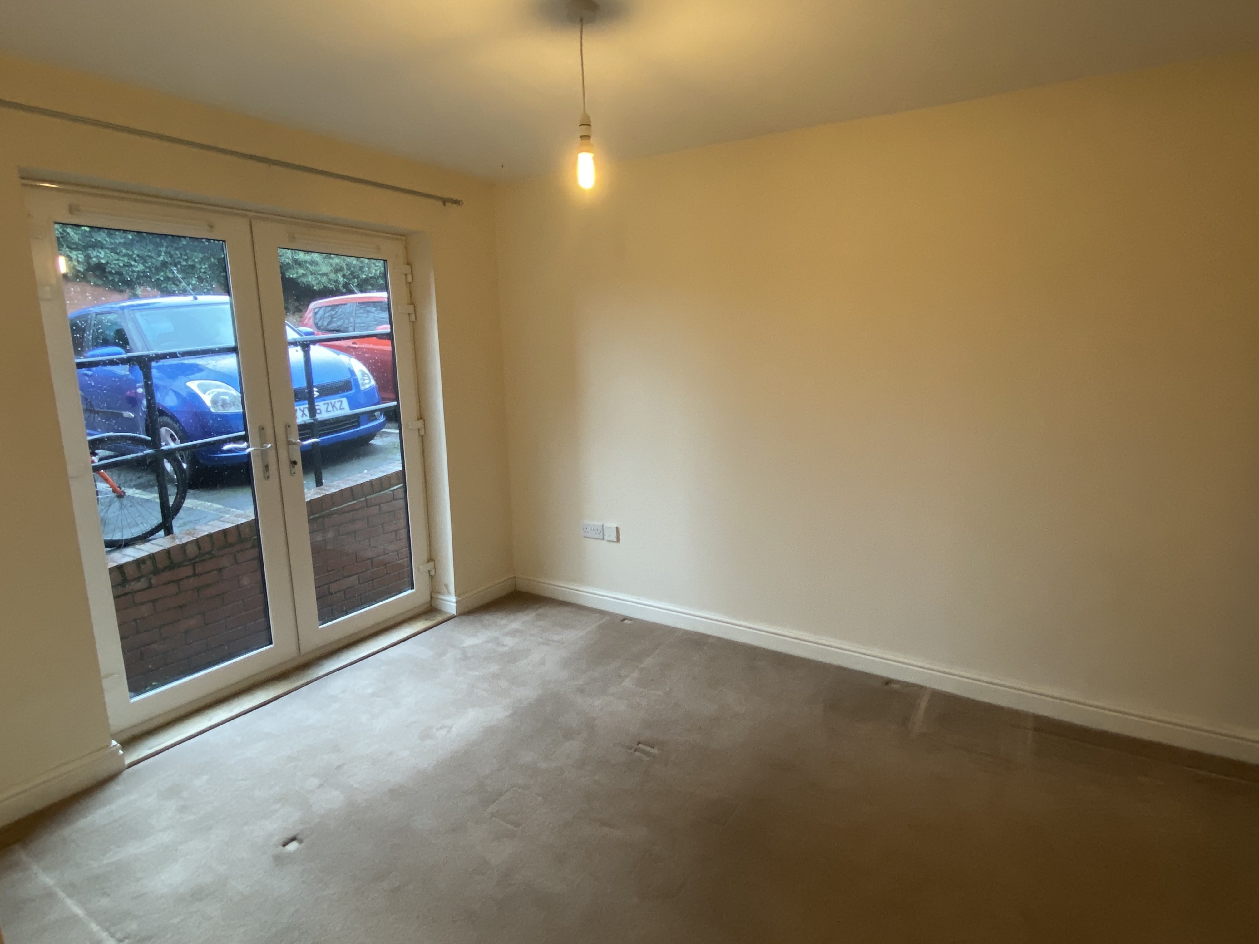 Flat Middleton Gardens in Birmingham