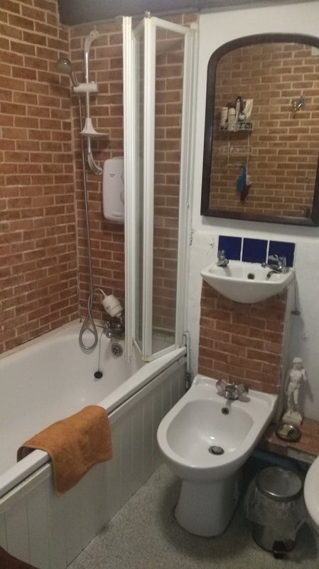 Room Tremlett Grove in Greater London