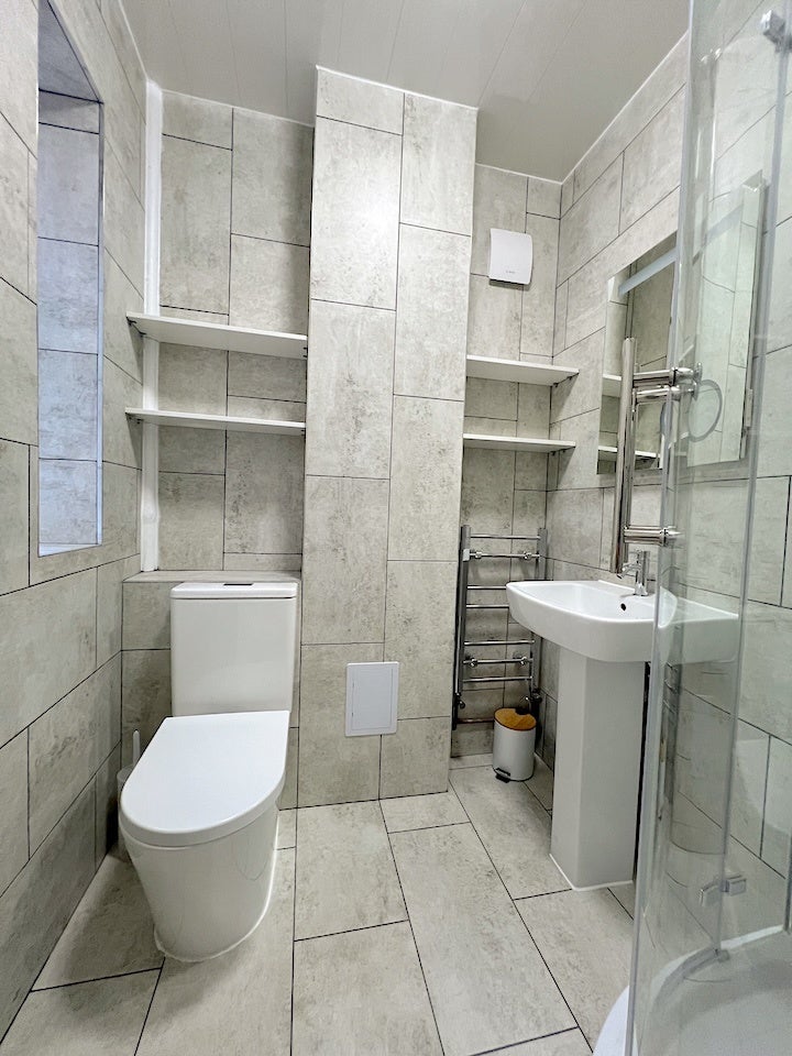 Room Long Lane in Greater London