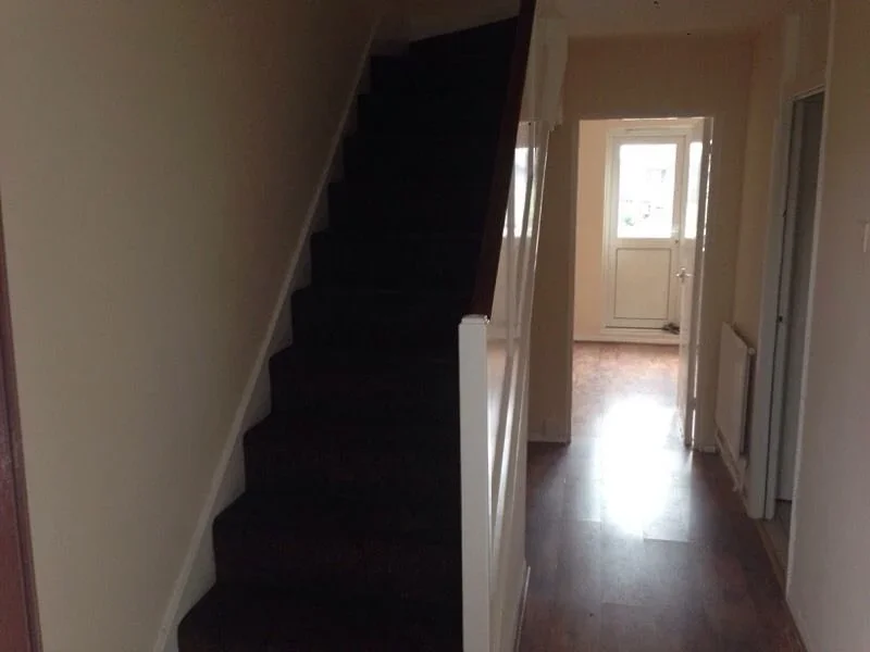 Flat Scoulding Road in Greater London