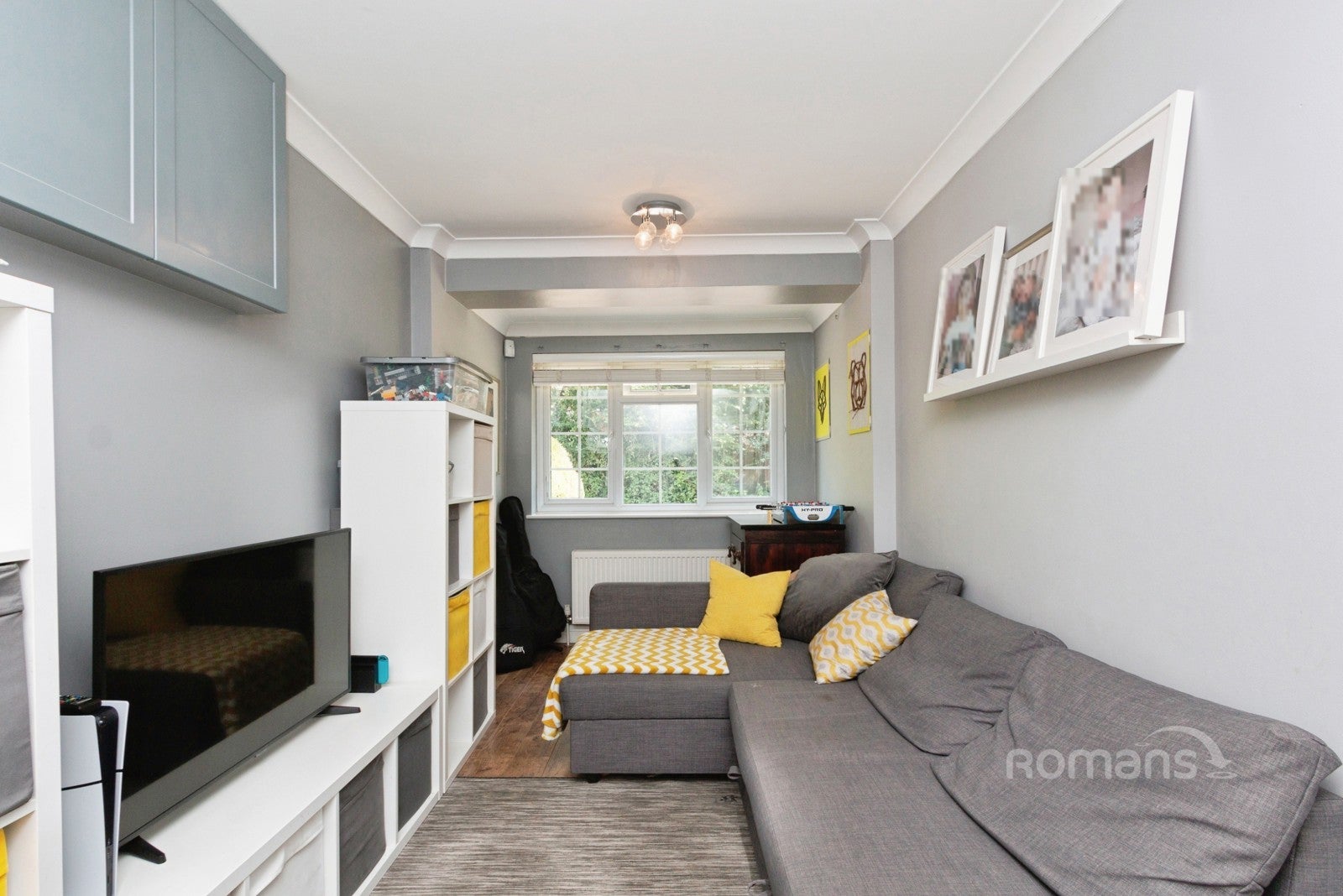 House Nash Close in Farnborough