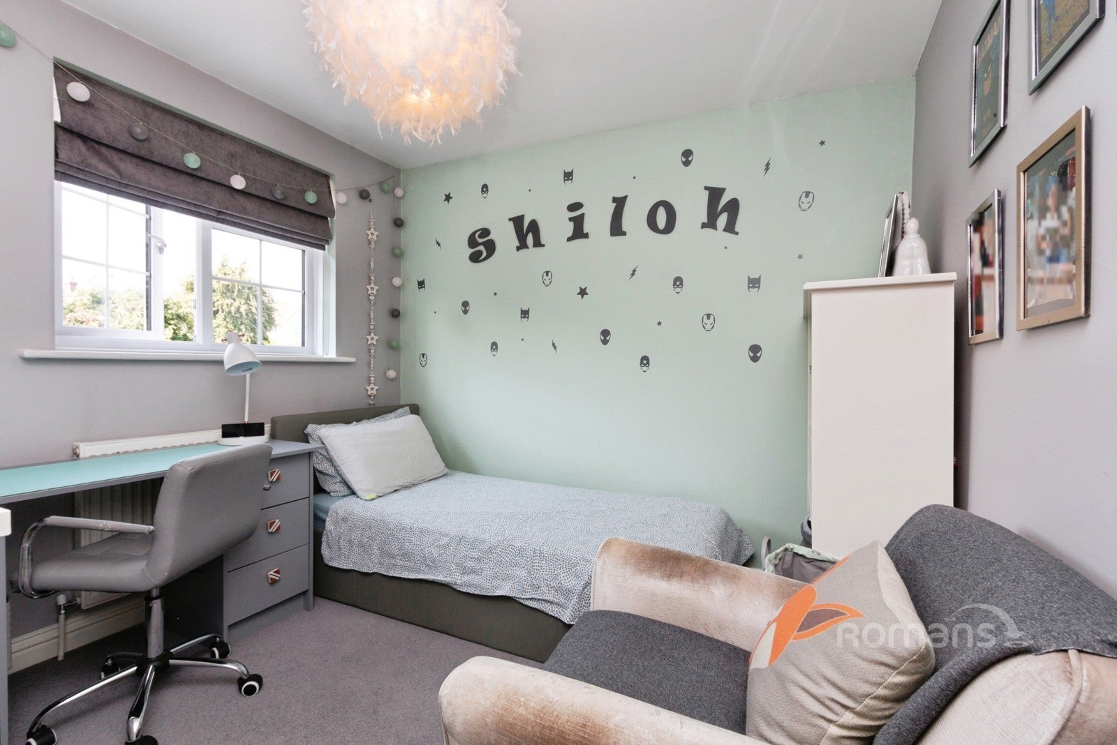 House Nash Close in Farnborough