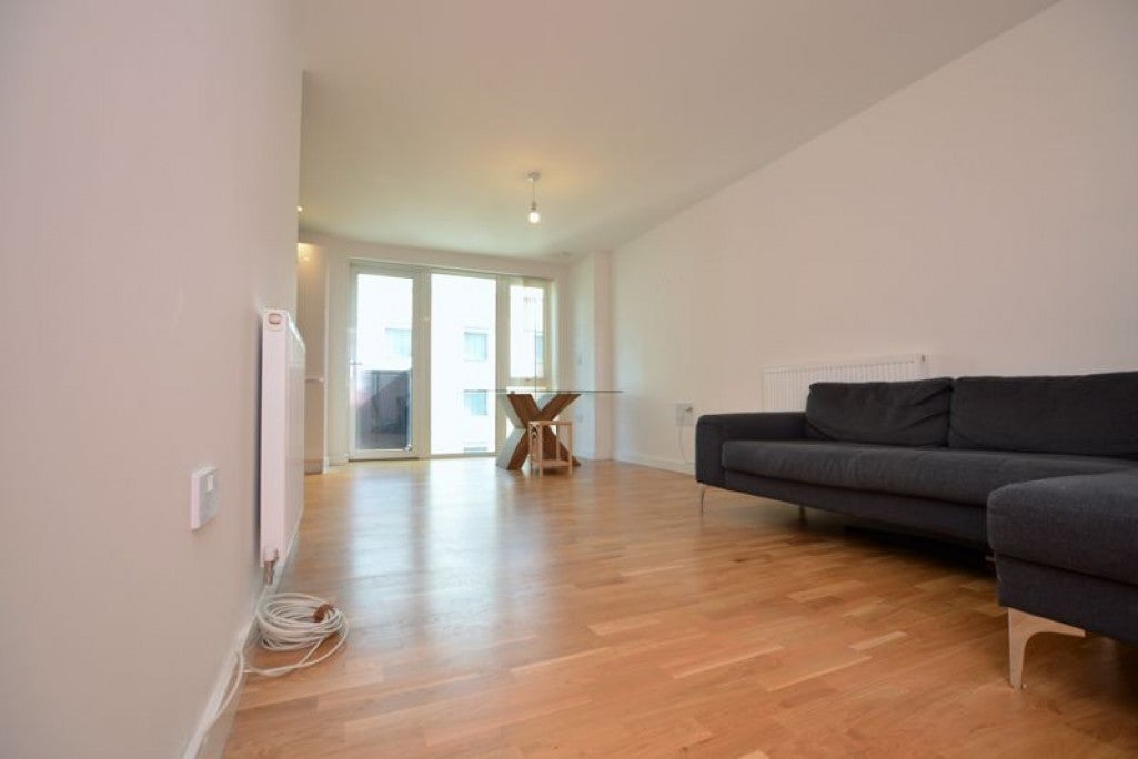 Flat Windsor Road in Slough