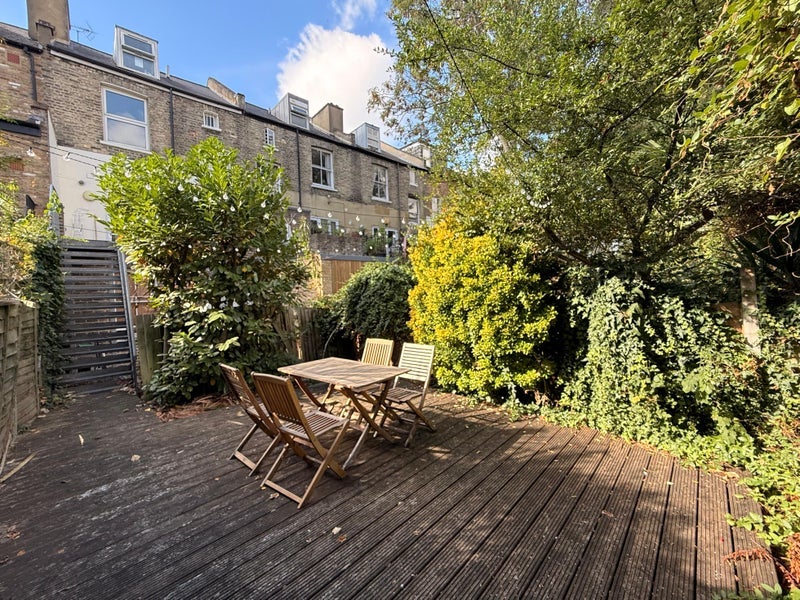 Room Charteris Road in Greater London