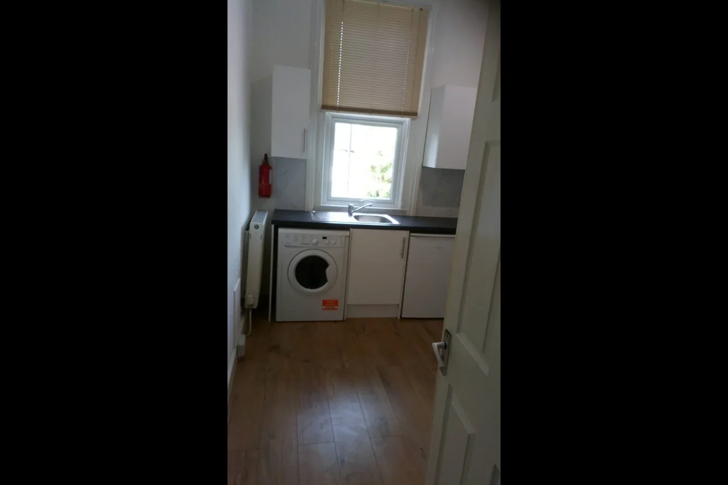 Flat Pierrepoint Road in Greater London