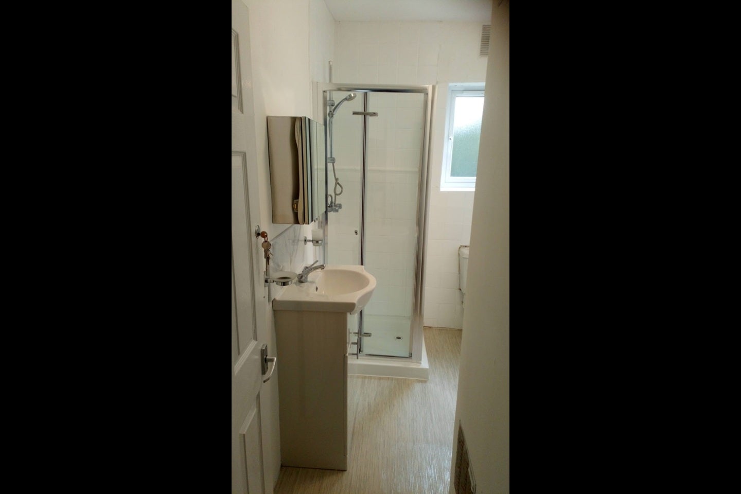 Flat Pierrepoint Road in Greater London