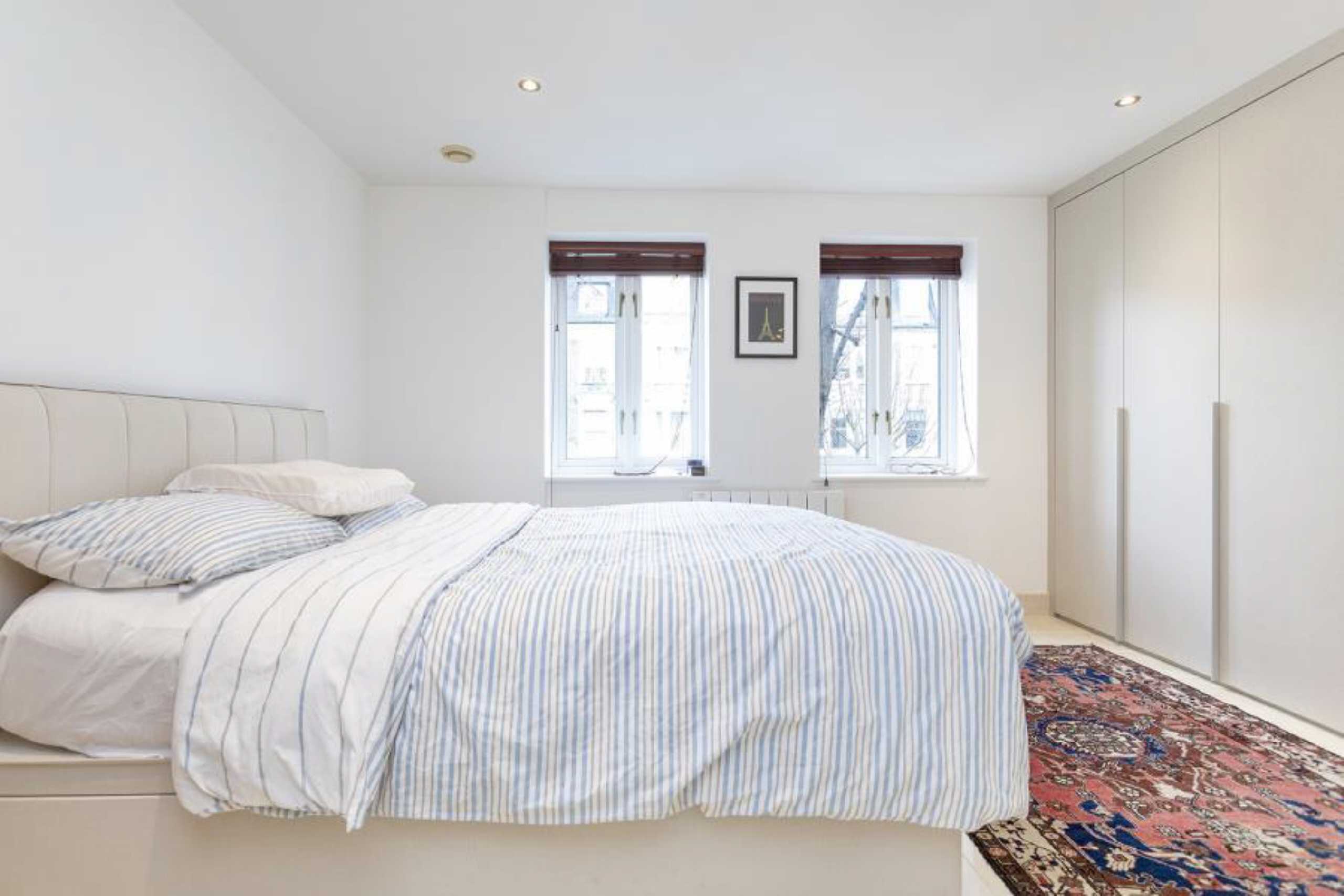Flat Russell Road in Greater London