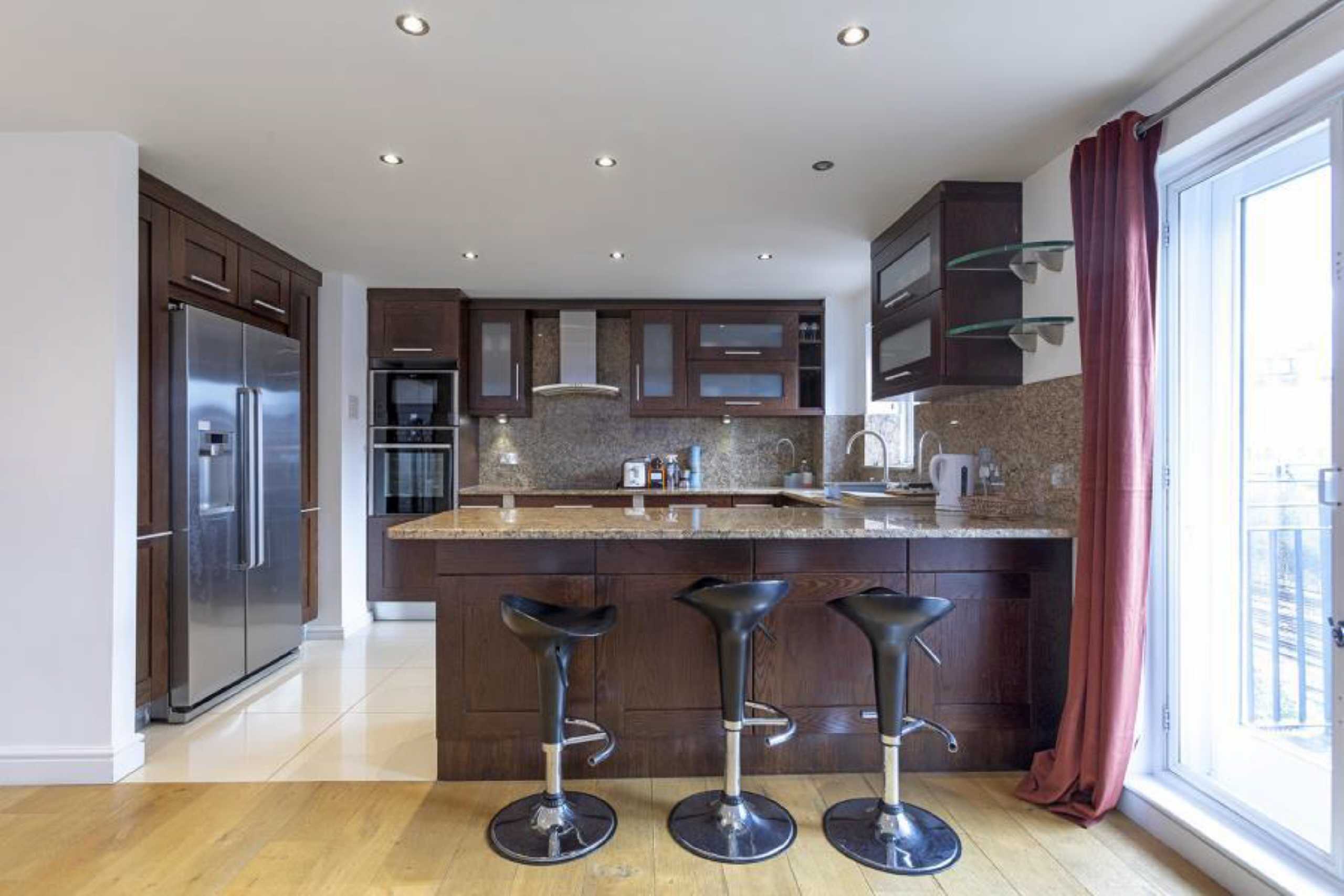 Flat Russell Road in Greater London