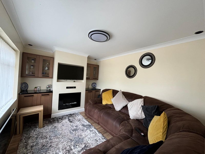 Room Bampton Road in Cardiff