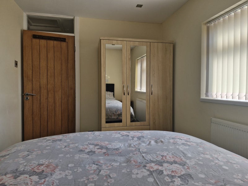 Room Bampton Road in Cardiff