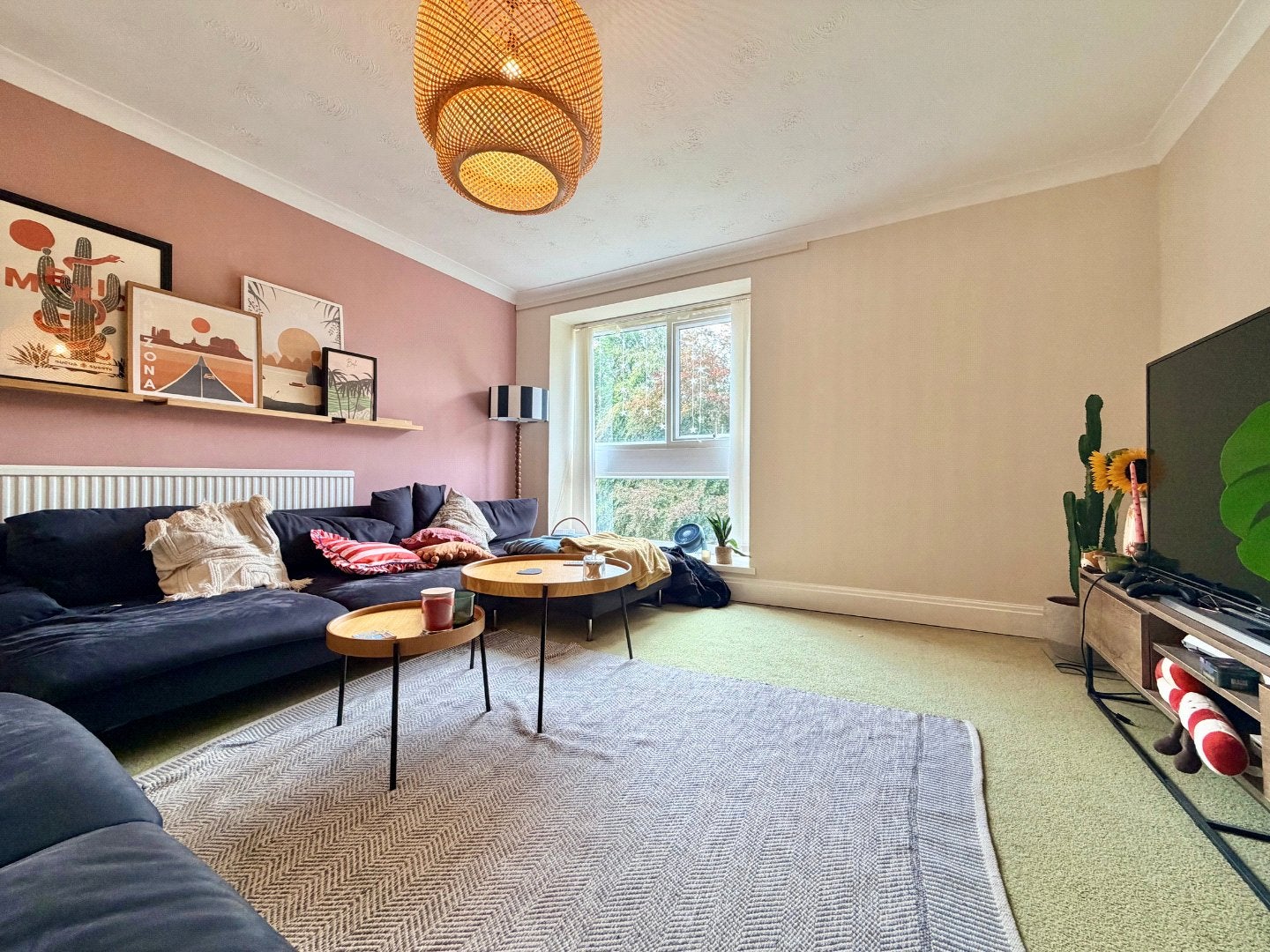 Flat Parkfield Road South in Manchester