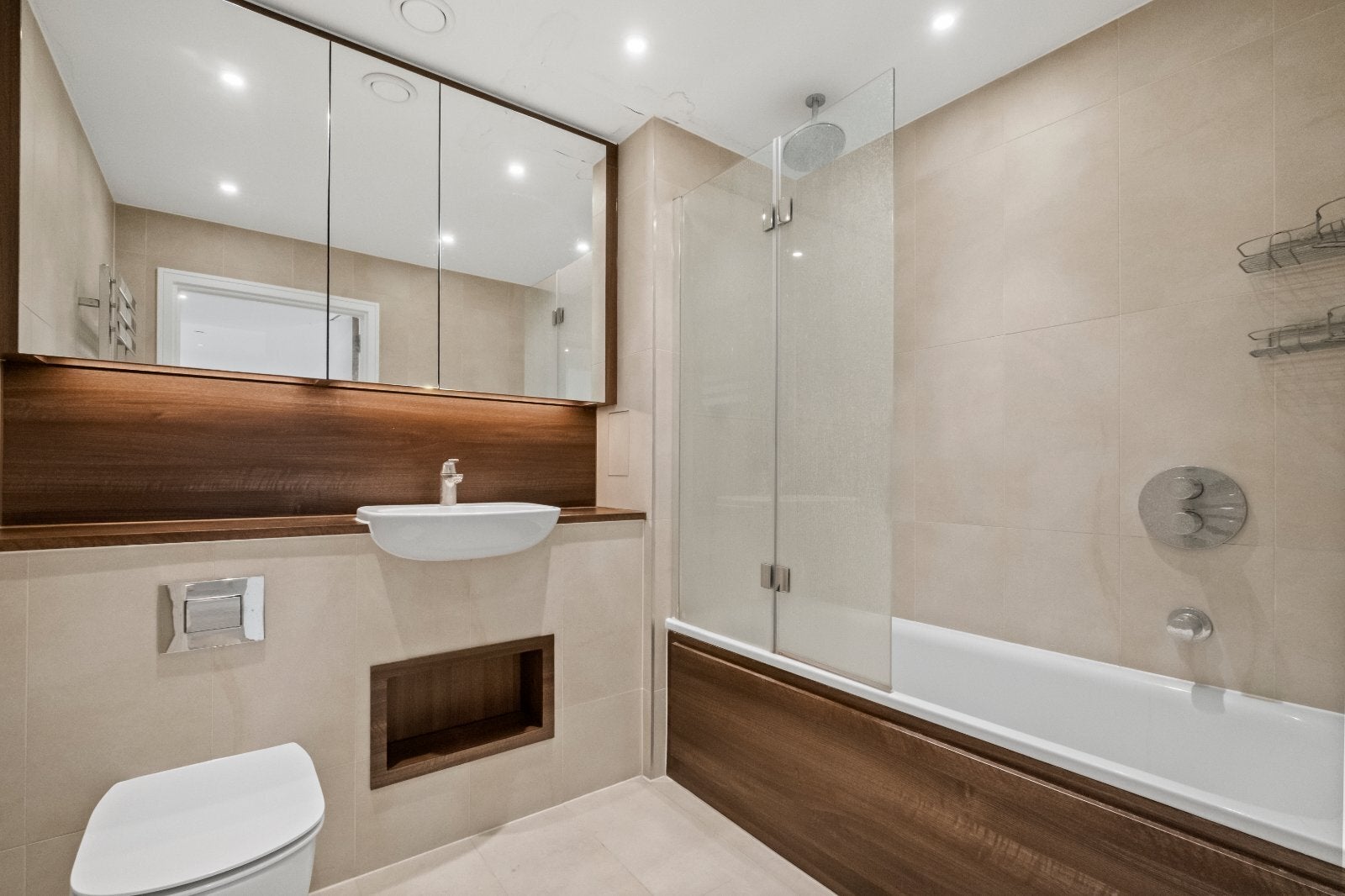 Flat Wandsworth Road in Greater London