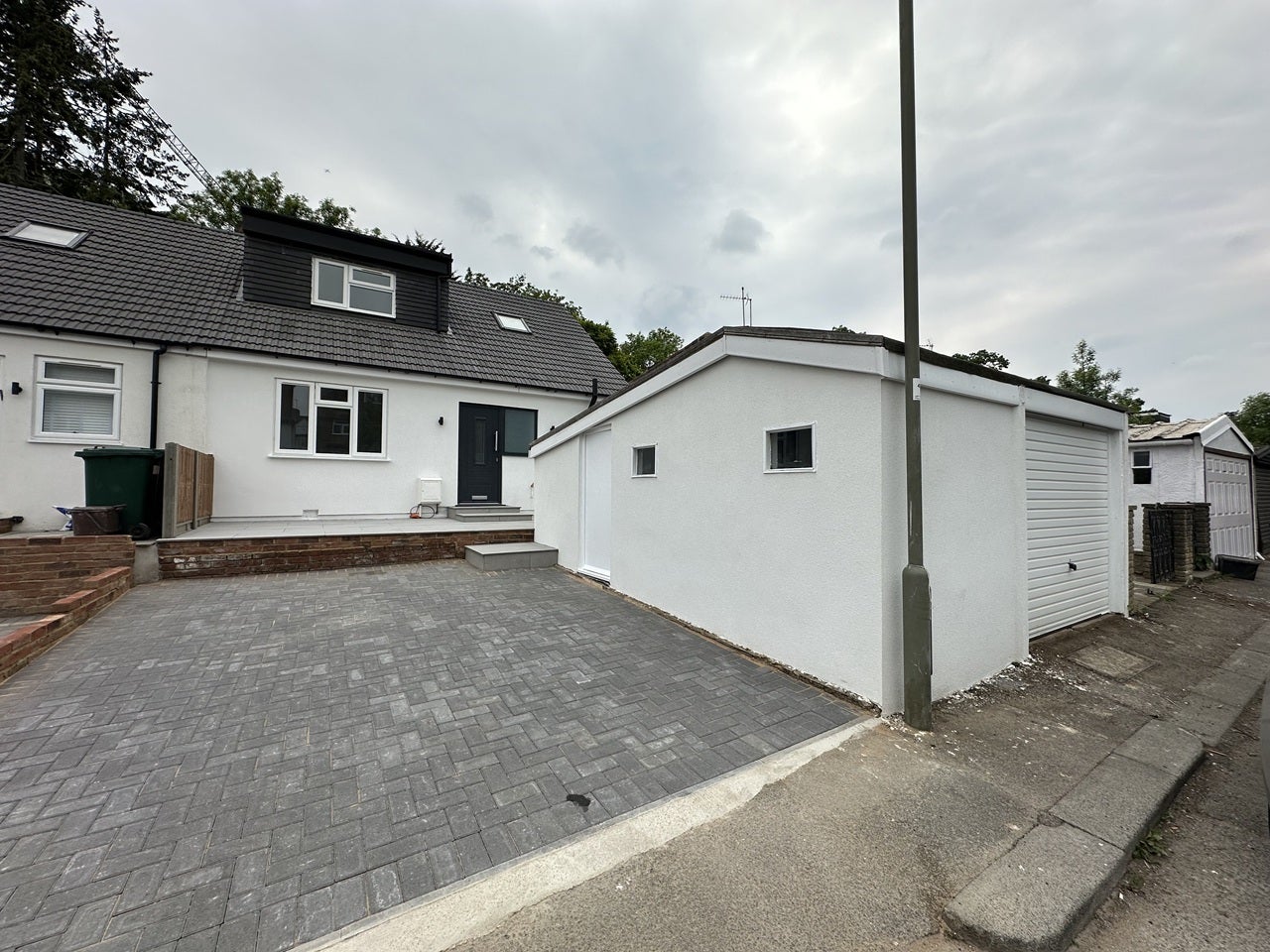 House Robin Lane in Greater London