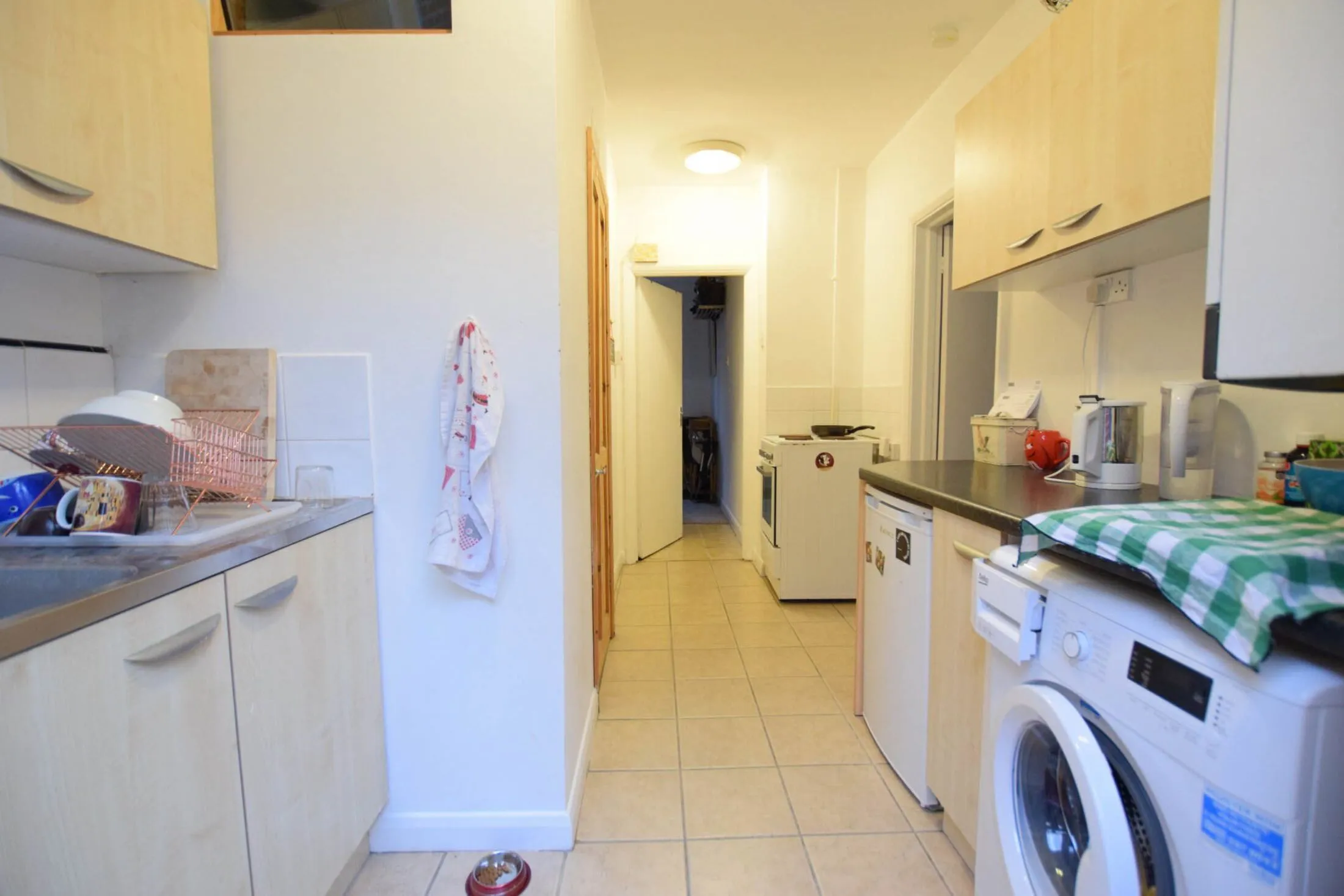 Flat Crimsworth Road in Greater London