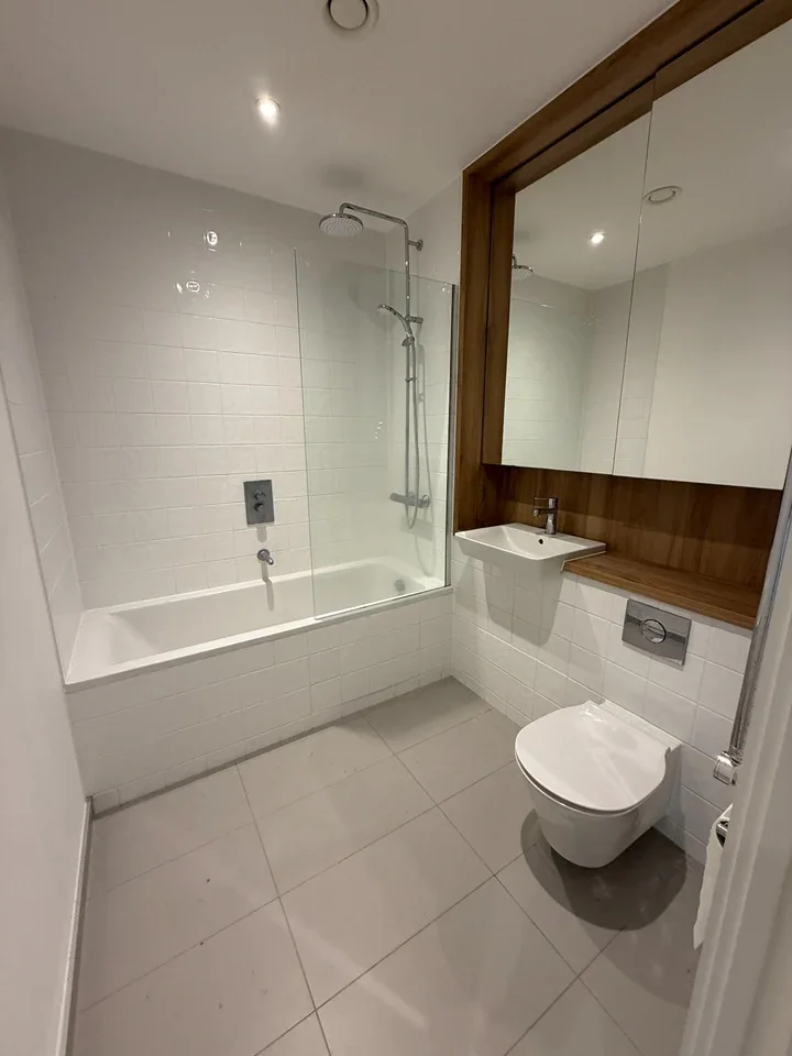 Flat Ashley Road in Greater London