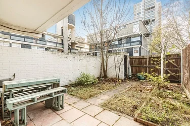 Flat Bolingbroke Walk in Greater London