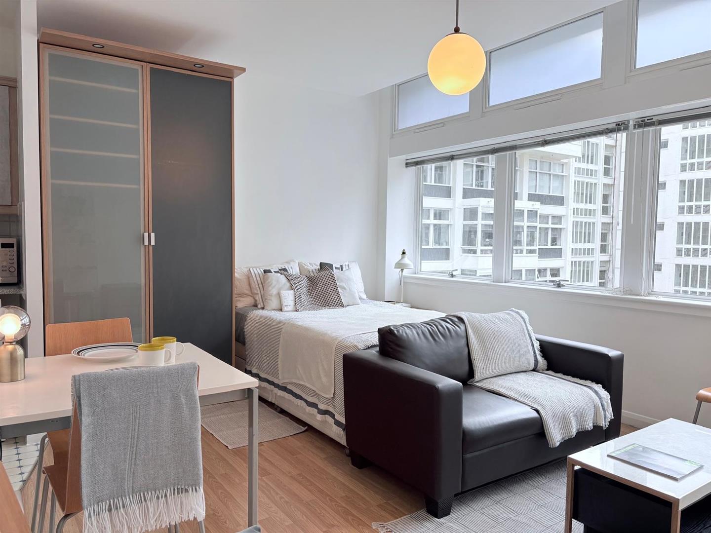 Flat Newington Causeway in Greater London