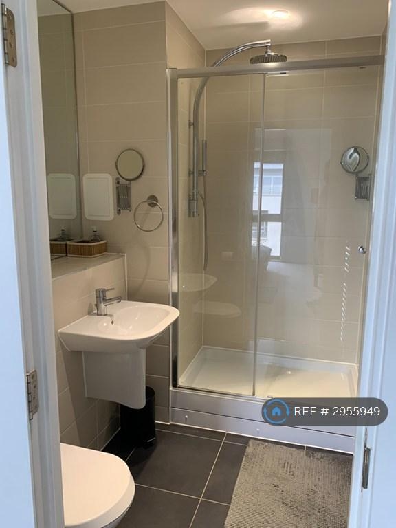 Room Epstein Square in Greater London