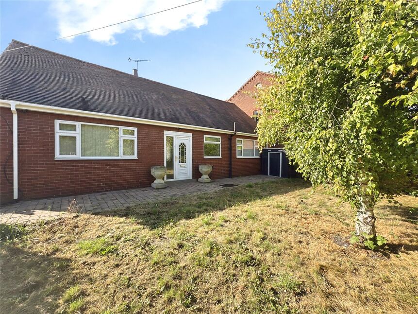 House Hall Villa Lane in Doncaster