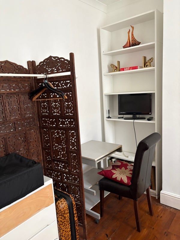 Room Ferndale Road in Greater London