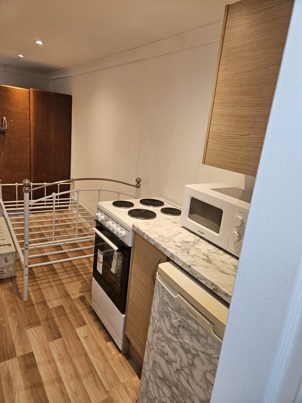 Room Pasteur Gardens in Greater London