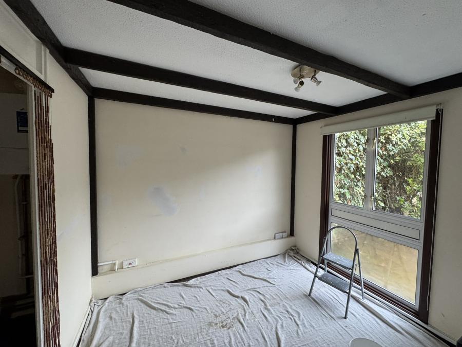 House Ellman Road in Crawley