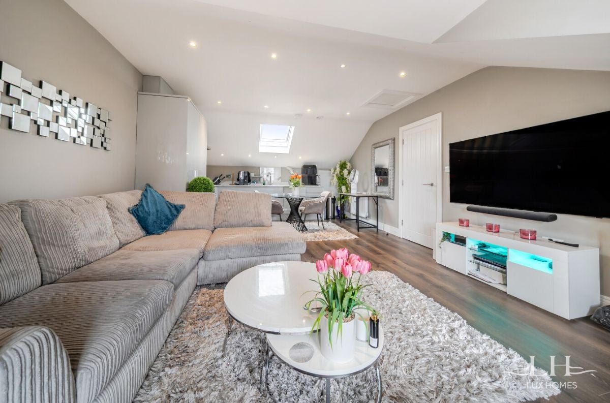 Flat Bank Place in Brentwood