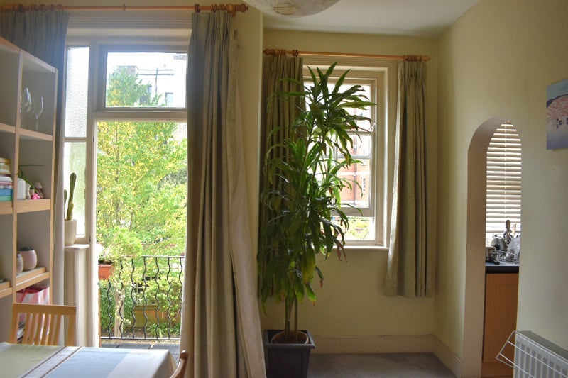 Room Grantully Road in City of Westminster
