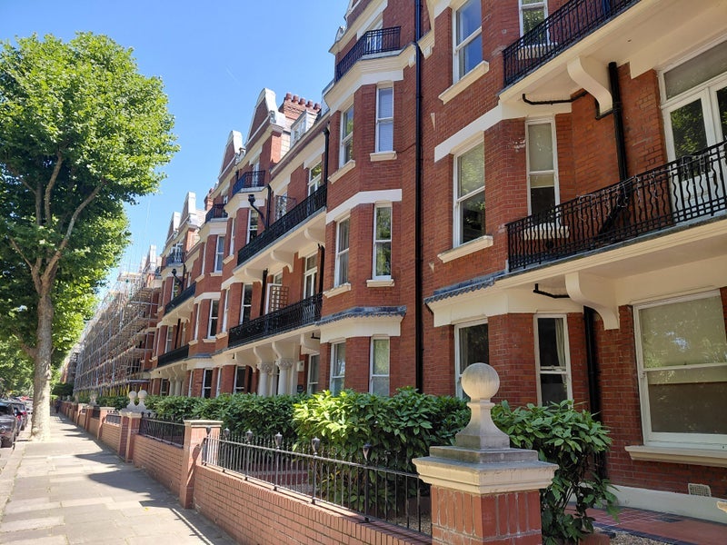 Room Grantully Road in City of Westminster