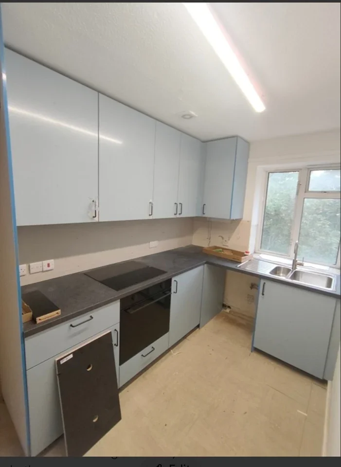 Flat Central Avenue in Greater London