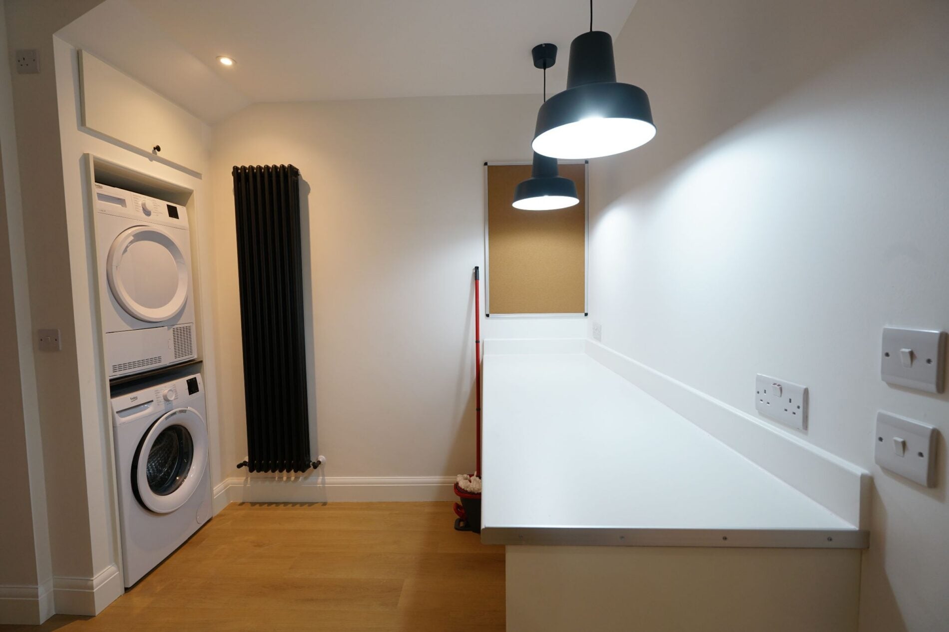 Room Motherwell Way in Grays