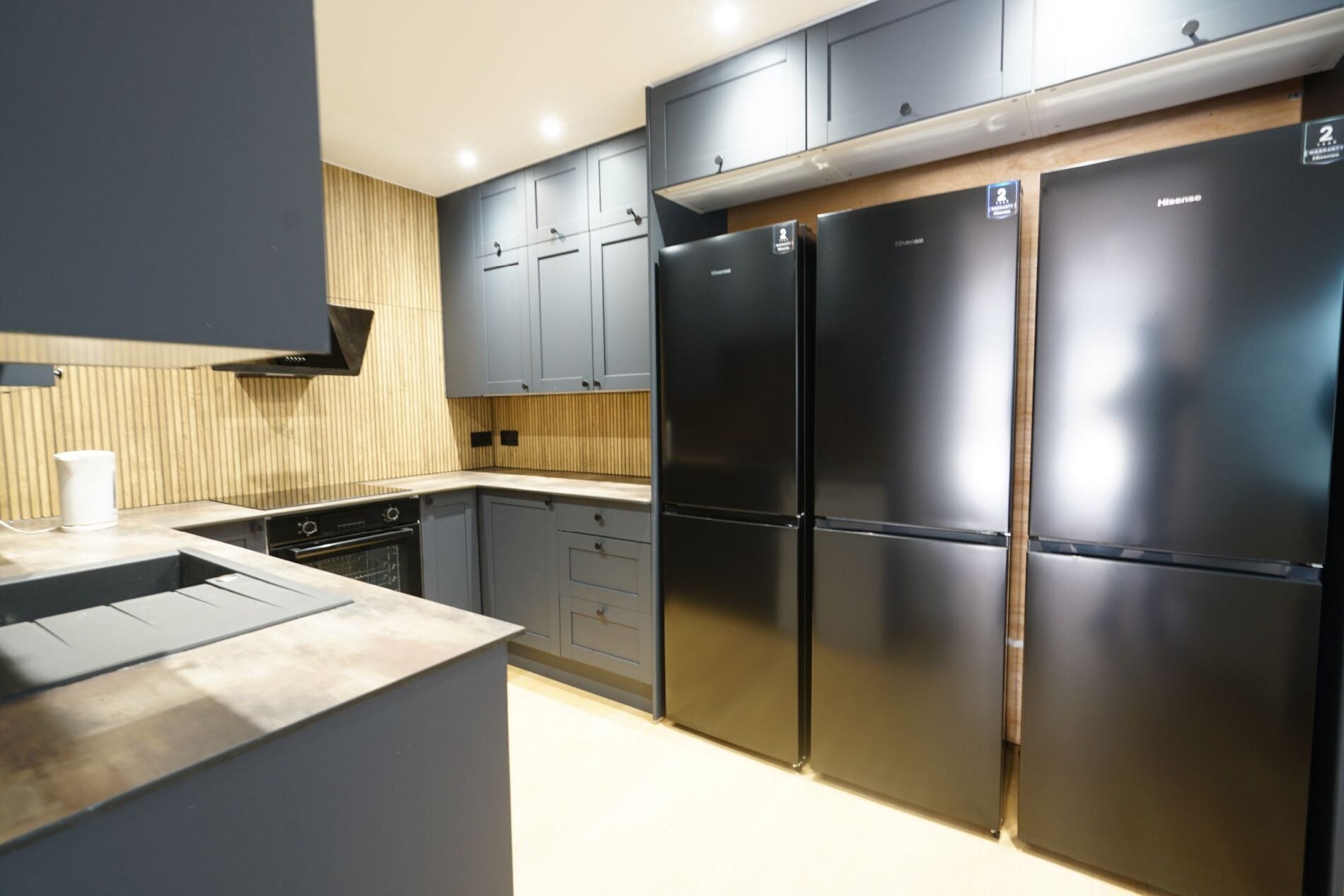 Room Motherwell Way in Grays