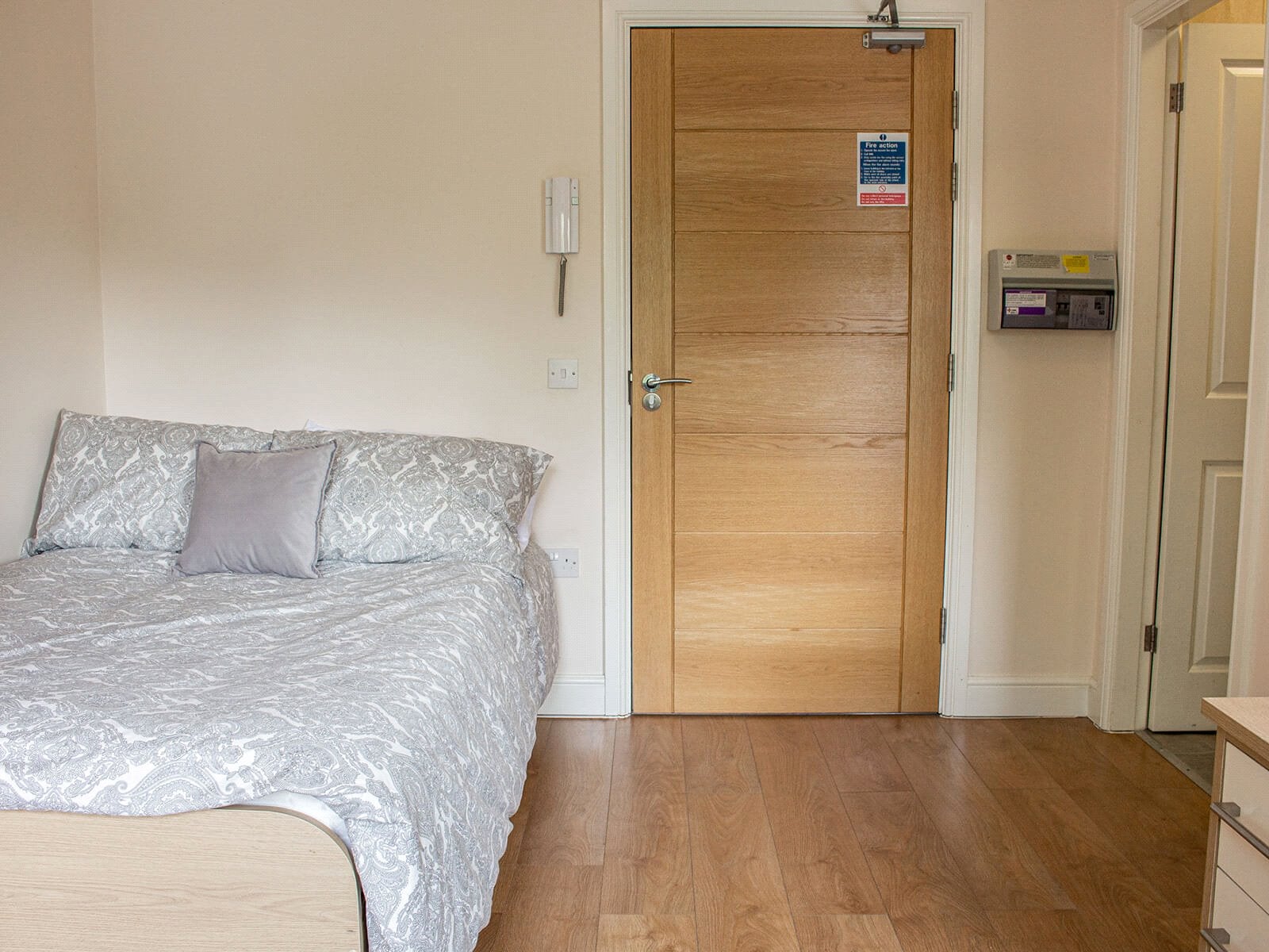 Flat Lofthouse Place in Leeds