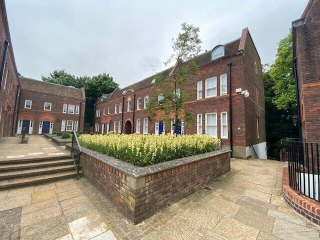 Flat Nelson Terrace in Aylesbury