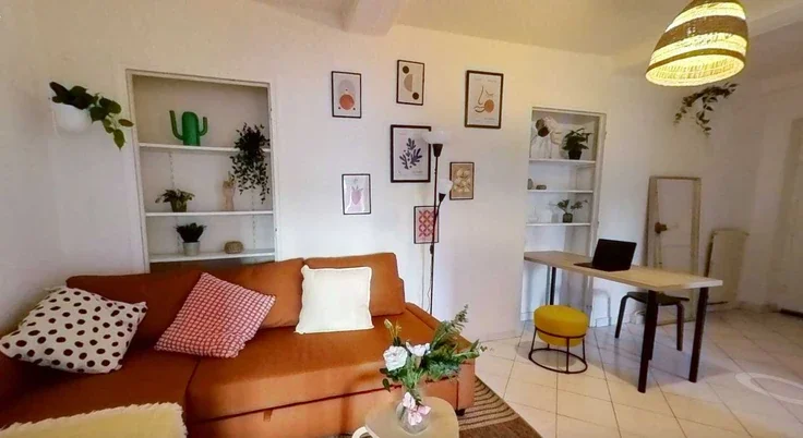 Flat Rue Francis de Pressensé in Villeurbanne
