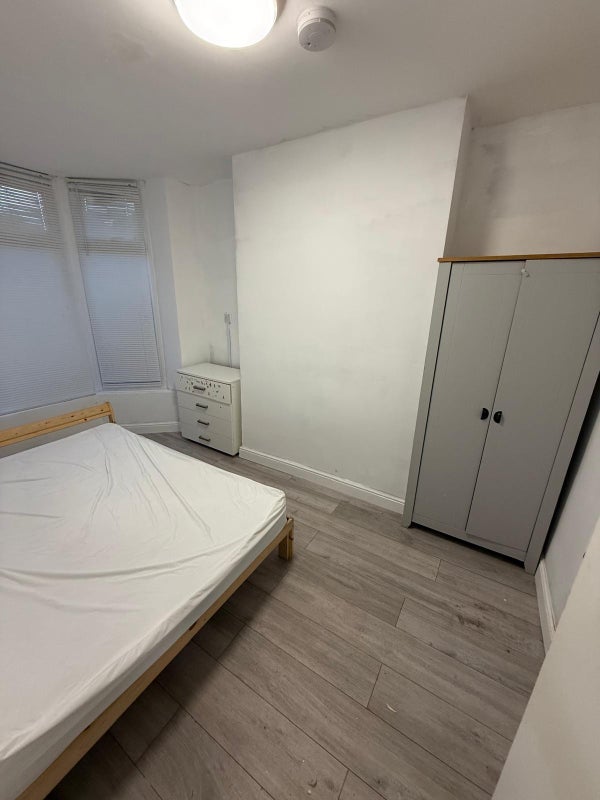 Room Willowbrook Close in North West Leicestershire