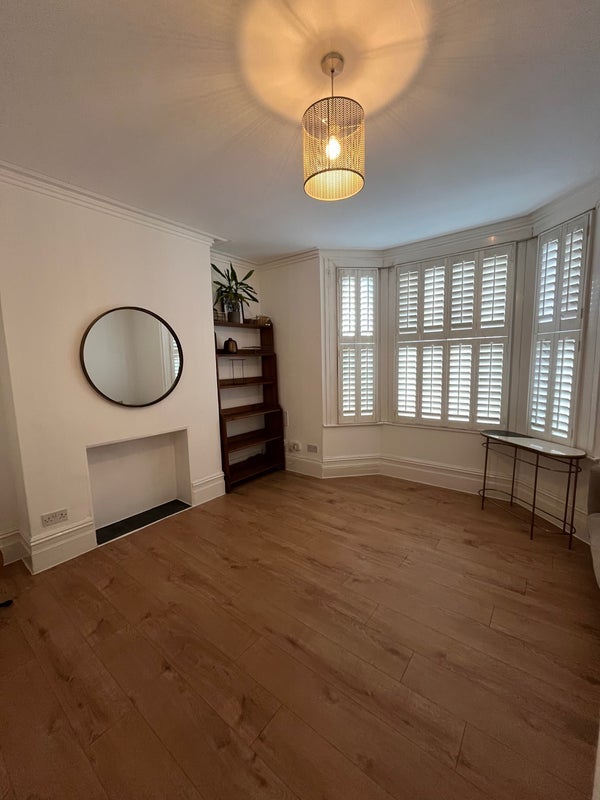 Flat Lee High Road in Greater London