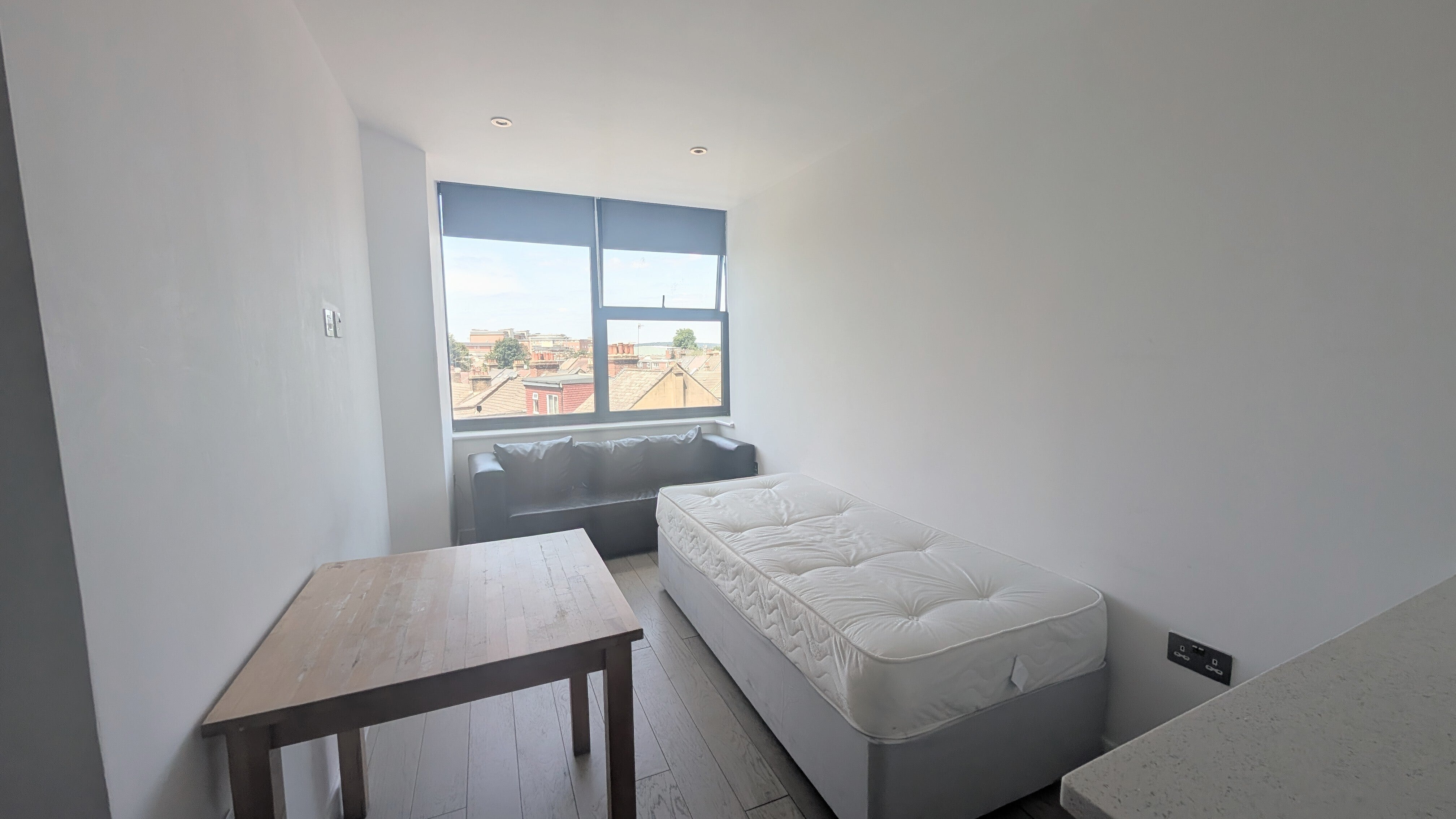 Flat Northolt Road in Greater London