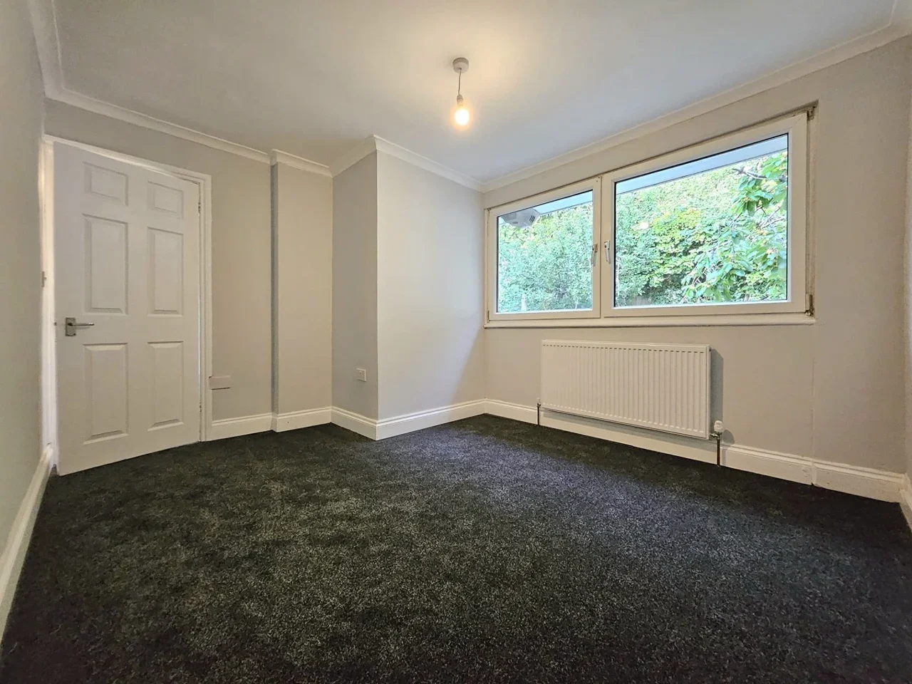 House Pomfret Avenue in Luton