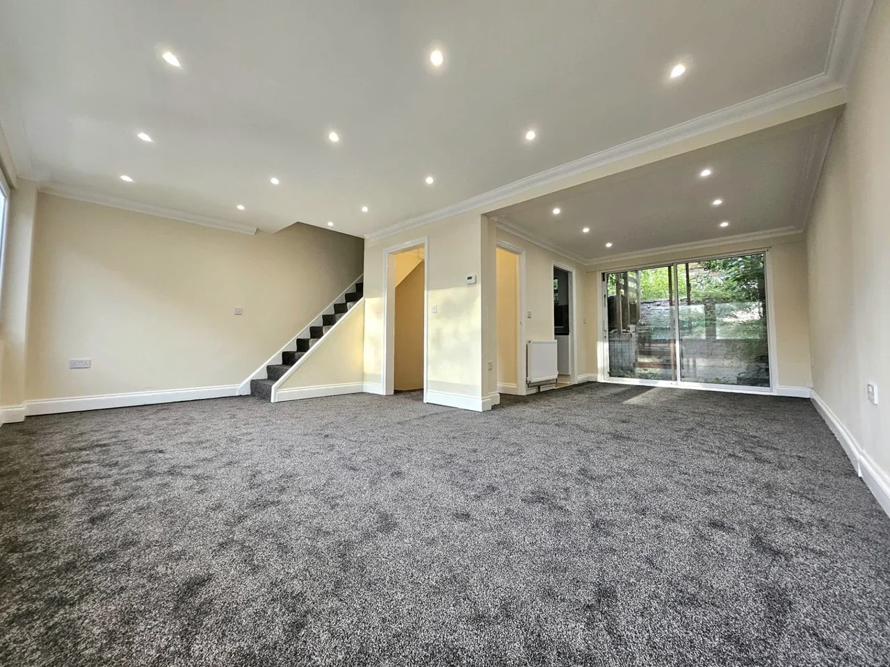 House Pomfret Avenue in Luton