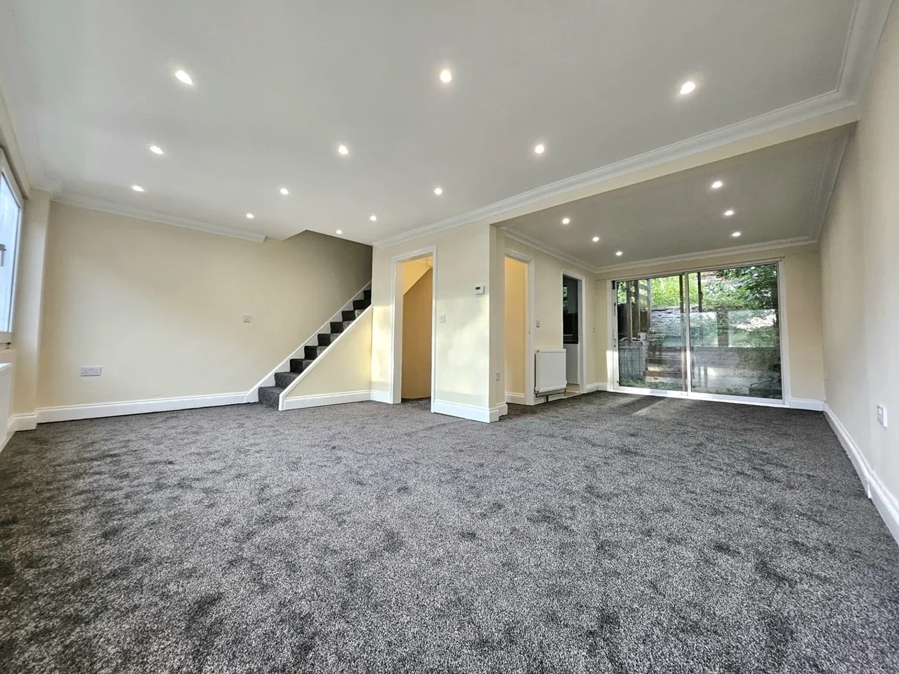 House Pomfret Avenue in Luton