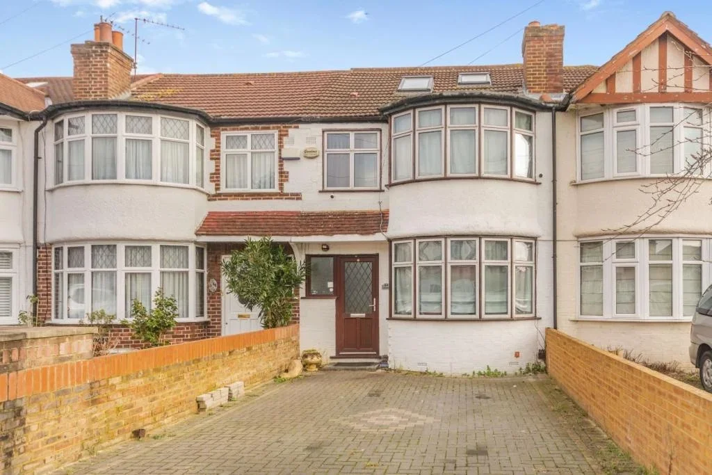House Hodder Drive in Greater London